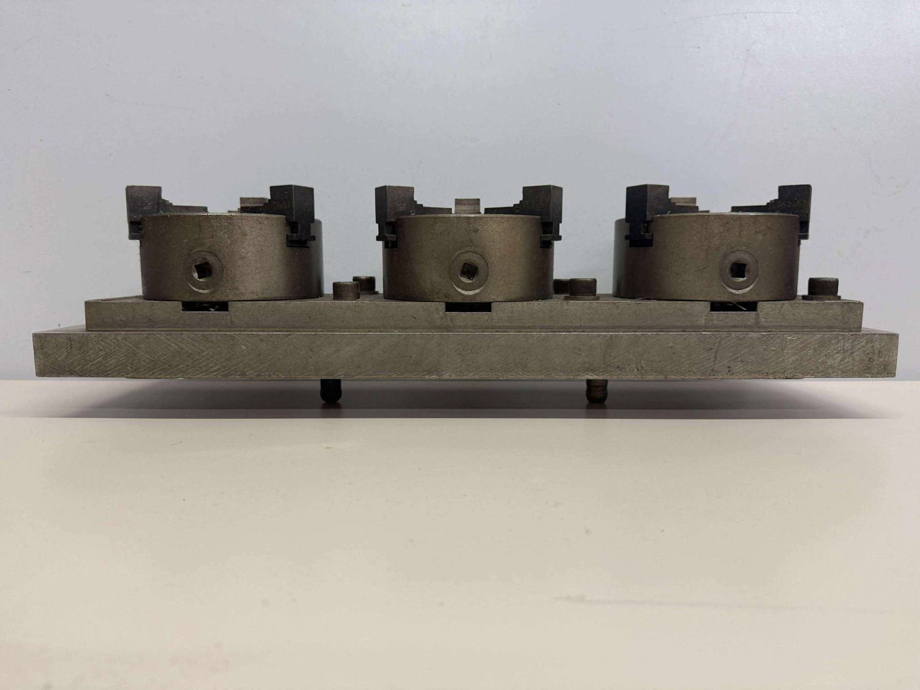 Tutti gli attrezzi: Dreibackenfutter Forkardt 125 mm 3 Stk. – Usato da Winterthur venduto da Joe1001 4