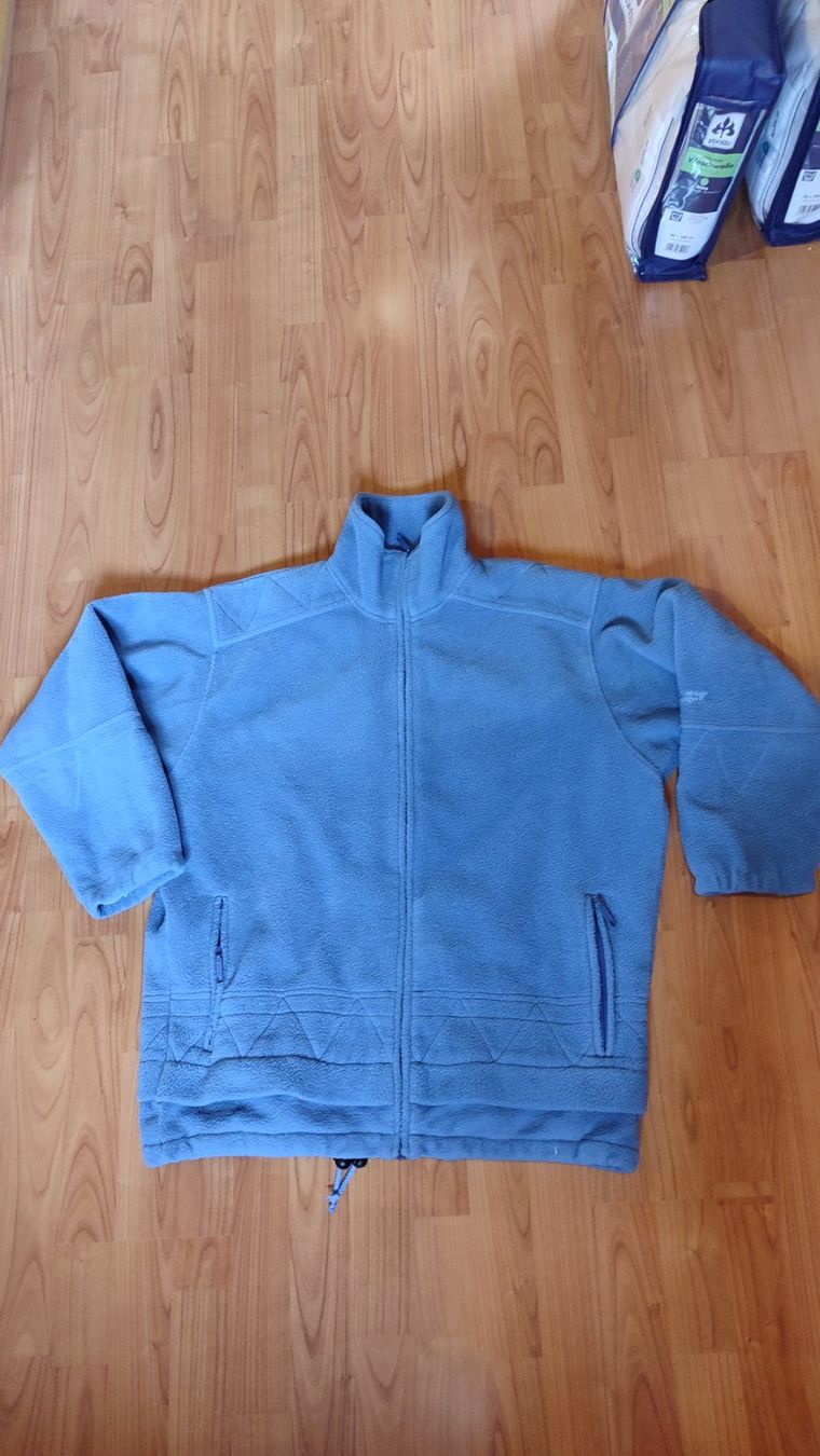Adidas Lotti di vestiti: Sportjacken, Gr. M, wie neu, Set – Nuovo (secondo la descrizione) da Brüttisellen venduto da nic_xm7s 4