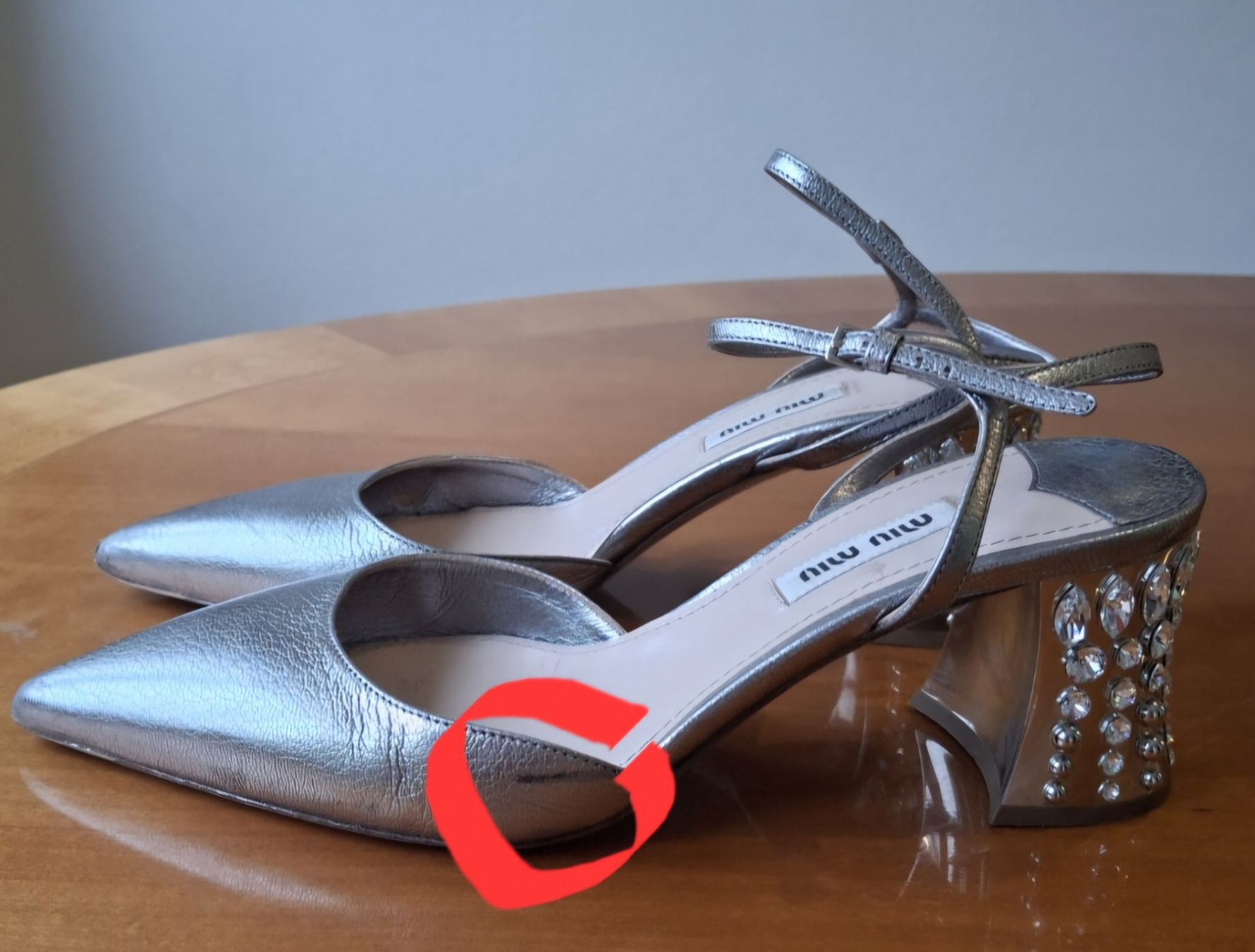 Miu Miu Scarpe da donna: MIU MIU silver leather slingback pumps embellished crystals – Usato da Gersau venduto da syl_5dsz 5