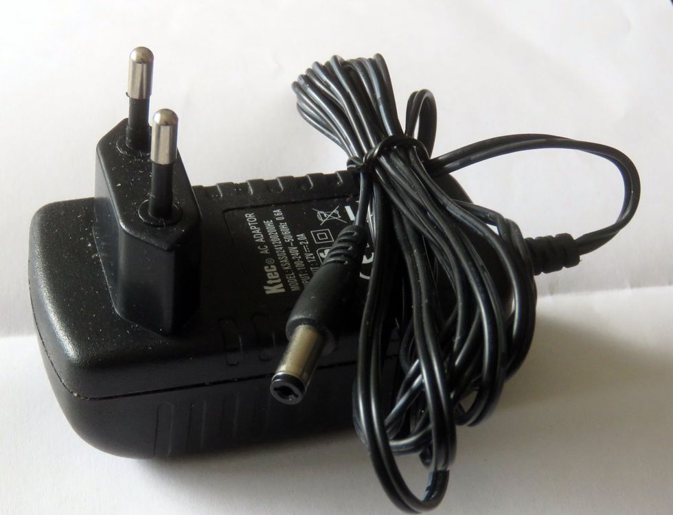 KTEC KSAS0241200200HE: 12V / 2A; 5,5/2,1 mm | Kaufen auf Ricardo