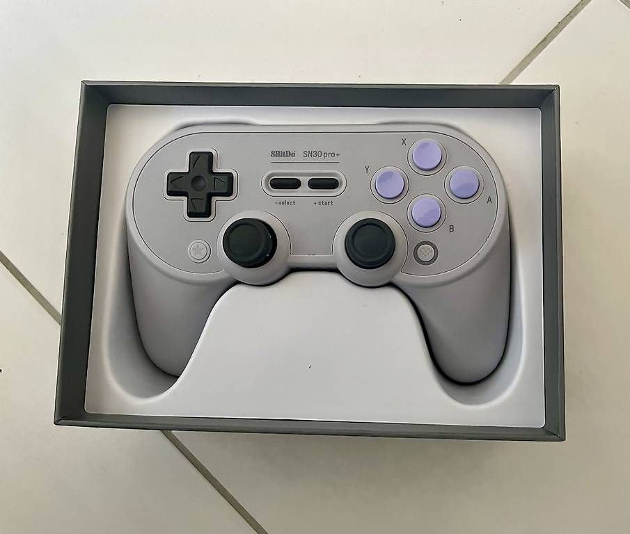 Controller: 2x 8BitDo SN30 Pro Gamecontroller, sehr guter Zustand – Gebraucht aus Uster von ste.rue 1