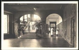 Lausanne, intérieur Hôpital Maternité, animée, datée 1927