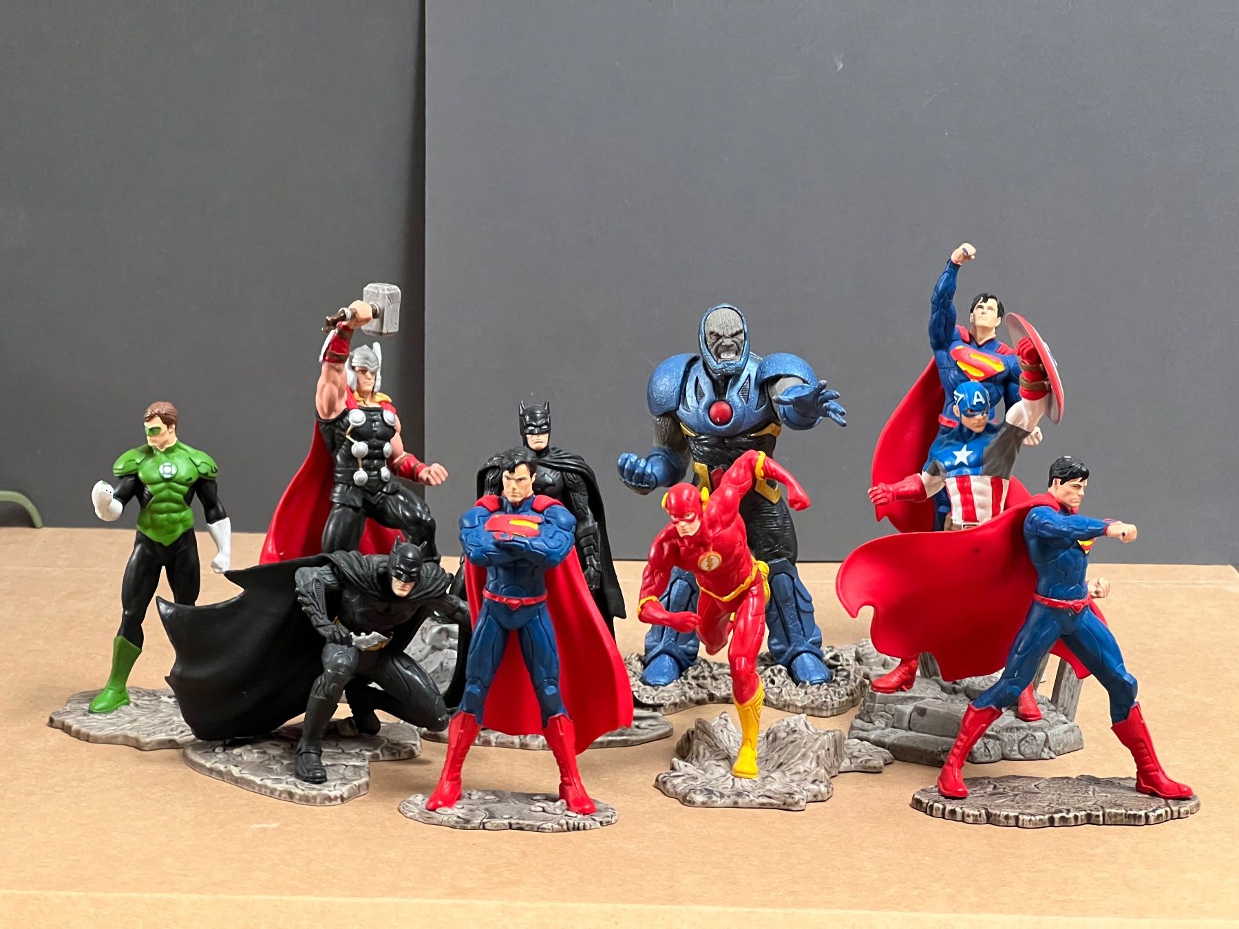 Schleich Statuette: Schleich Superman Batman Darkseid Flash Green Lantern – Usato da Ennetbaden venduto da mapa05