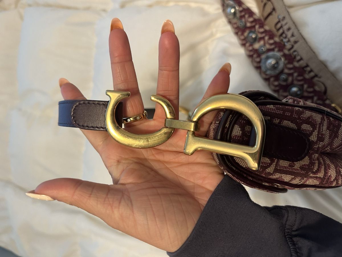 Dior Borse da donna: Dior Saddle Bag Bordeaux mit Strap - Neuwertig! – Nuovo (secondo la descrizione) da Küssnacht am Rigi venduto da lea_9qml 3