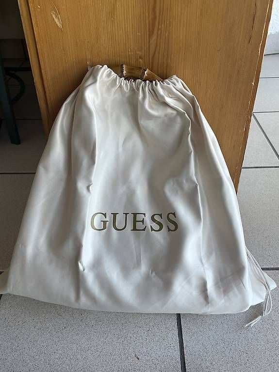 Taschen für Damen: Sac "GUESS" rose – Neu und originalverpackt aus Les Monts-de-Pully von Shibby09 4