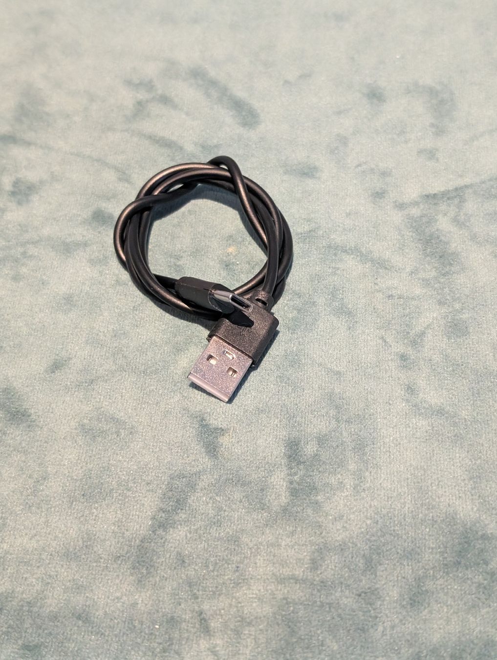 Cavi: Ladekabel USB auf USB-C Schwarz Neuwertig  – Nuovo (secondo la descrizione) da Staffelbach venduto da Gaetano.CH