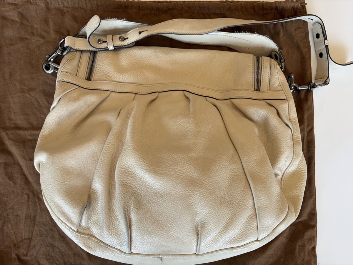 Gucci Autres vêtements & accessoires: Gucci Leder Handtasche – D'occasion à Sünikon par siri89 3