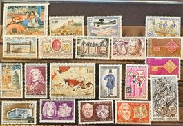 FRANCE timbres neufs ** ~1968