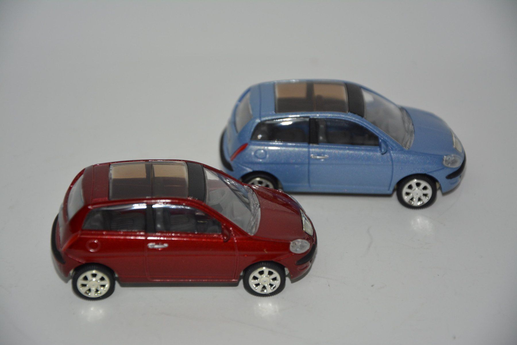 Lancia Modellini d'auto: Lancia Ypsilon 2 Stück , Norev , 1:64 – Nuovo e nell'imballaggio originale da Goldach venduto da Feivel9 3