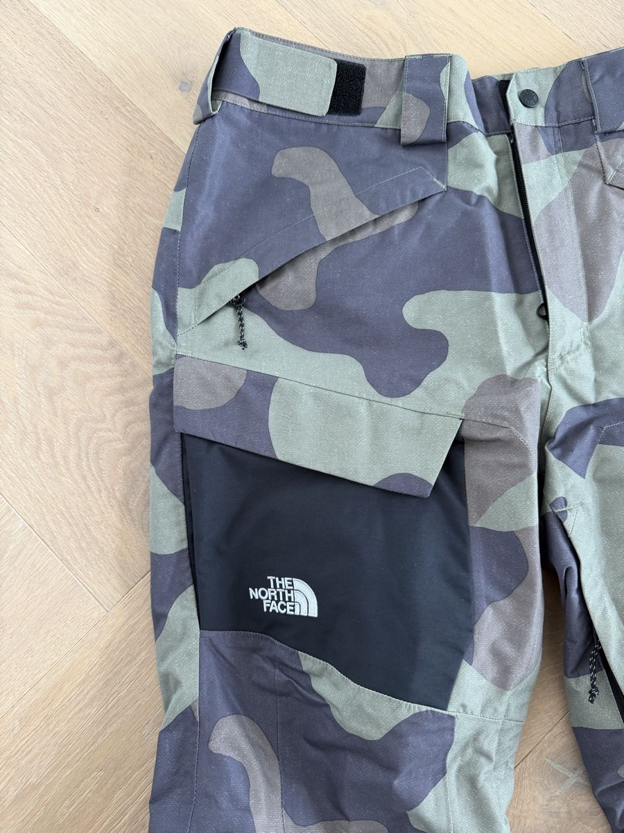 Skis: North Face Freedom Insulated Ski Pants - Size M – Gebraucht aus Hergiswil NW von jaybee27 1