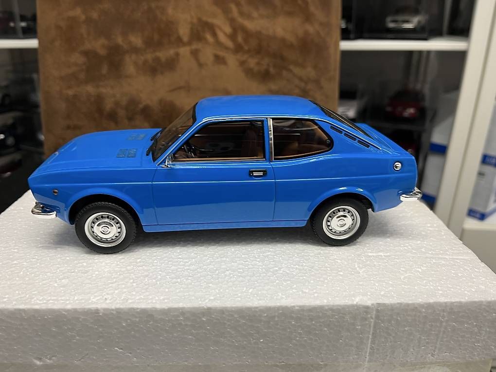 Fiat Modellini d'auto: FIAT 128 COUPÈ 1100 S SCALE 1.18 BLUE – Usato da Wattwil venduto da Gpunto 1