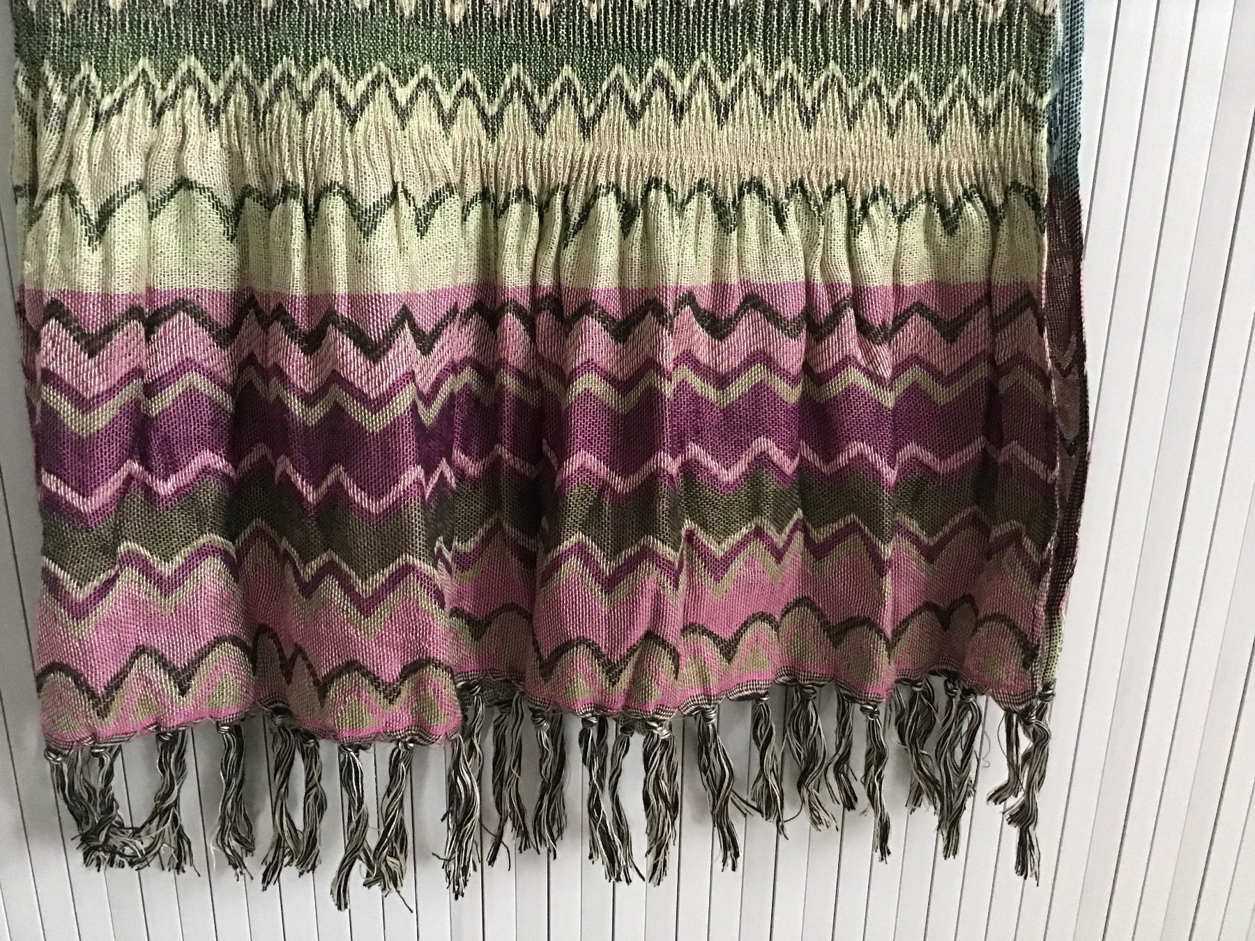 Foulard & Sciarpe: SEIDENSCHAL MEHRFARBIG – Nuovo (secondo la descrizione) da Glattfelden venduto da ire_w6h2 1