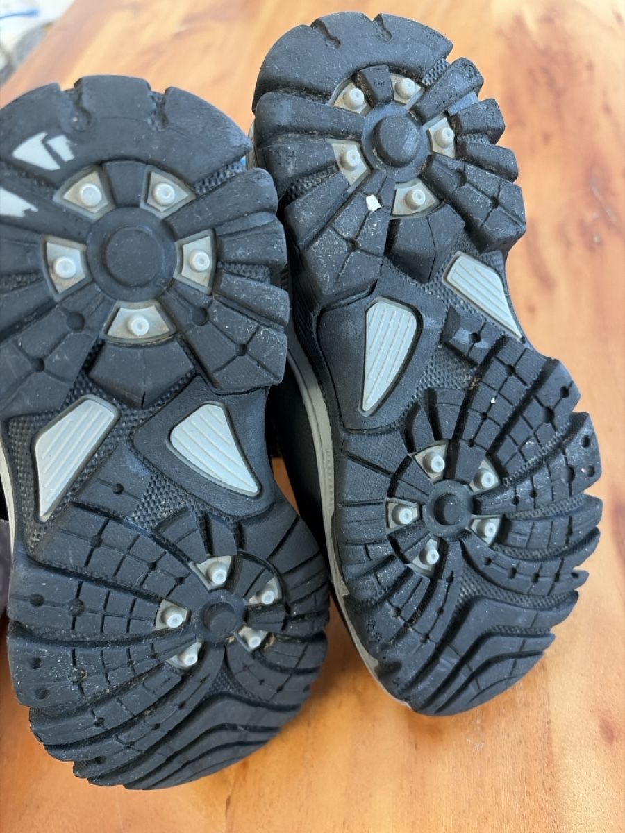 Chaussures garçon: Kinder Winterschuhe Grösse 29 Schwarz/Blau gebrauch – D'occasion à Schmitten FR par Bassline77 2
