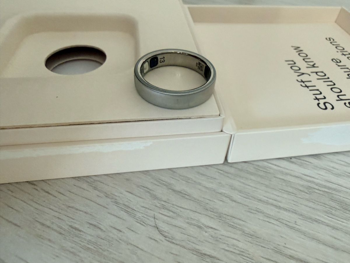 Oura Ringe: Smart Ring Oura Gen 5 Brushed Silver – Neu (gemäss Beschreibung) aus Rudolfstetten von AudioFox 2