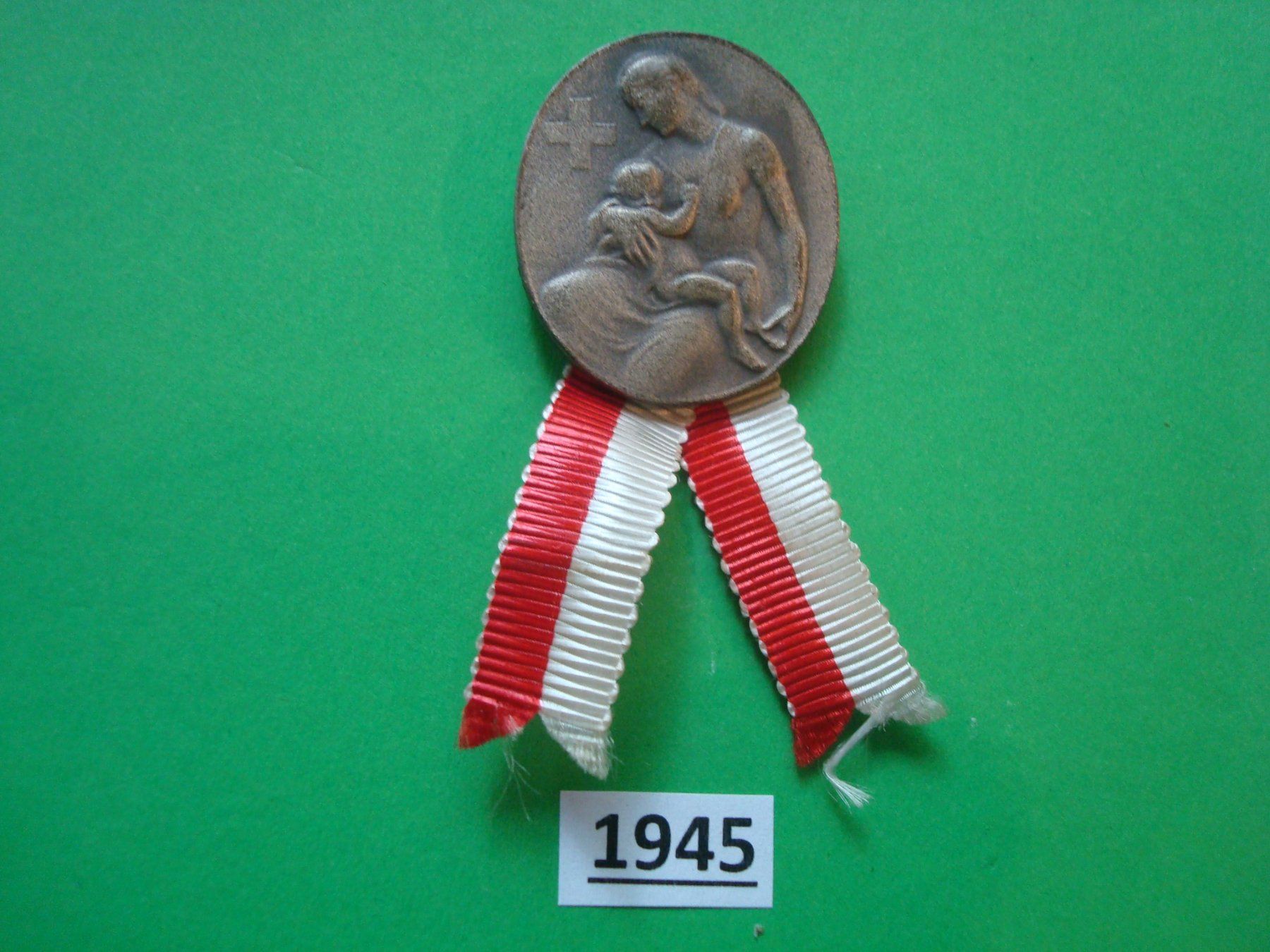 Placchette & Badge: Abzeichen 1. August 1945 – Usato da Riehen venduto da Baerewaegli