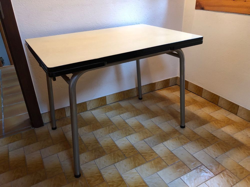 Table Formica Vintage Avec 1 Tiroir Et 2 Rallonges - 79,5 X 59,5 X 77 Cm