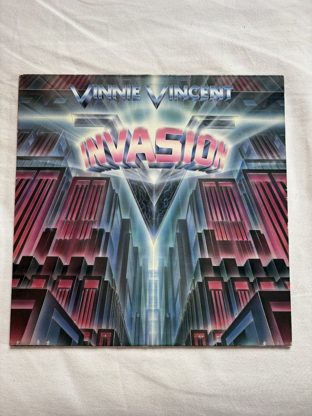 Vinyles: Vinnie Vincent Invasion - Self titled Vinyl LP original – D'occasion à Effretikon par ChrisLamberger