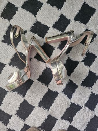 Liu Jo Goldene Sandalen, Gr. 39, neuwertig, Sommer!