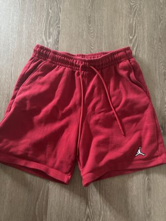 Jordan Shorts rot Grösse L guter Zustand