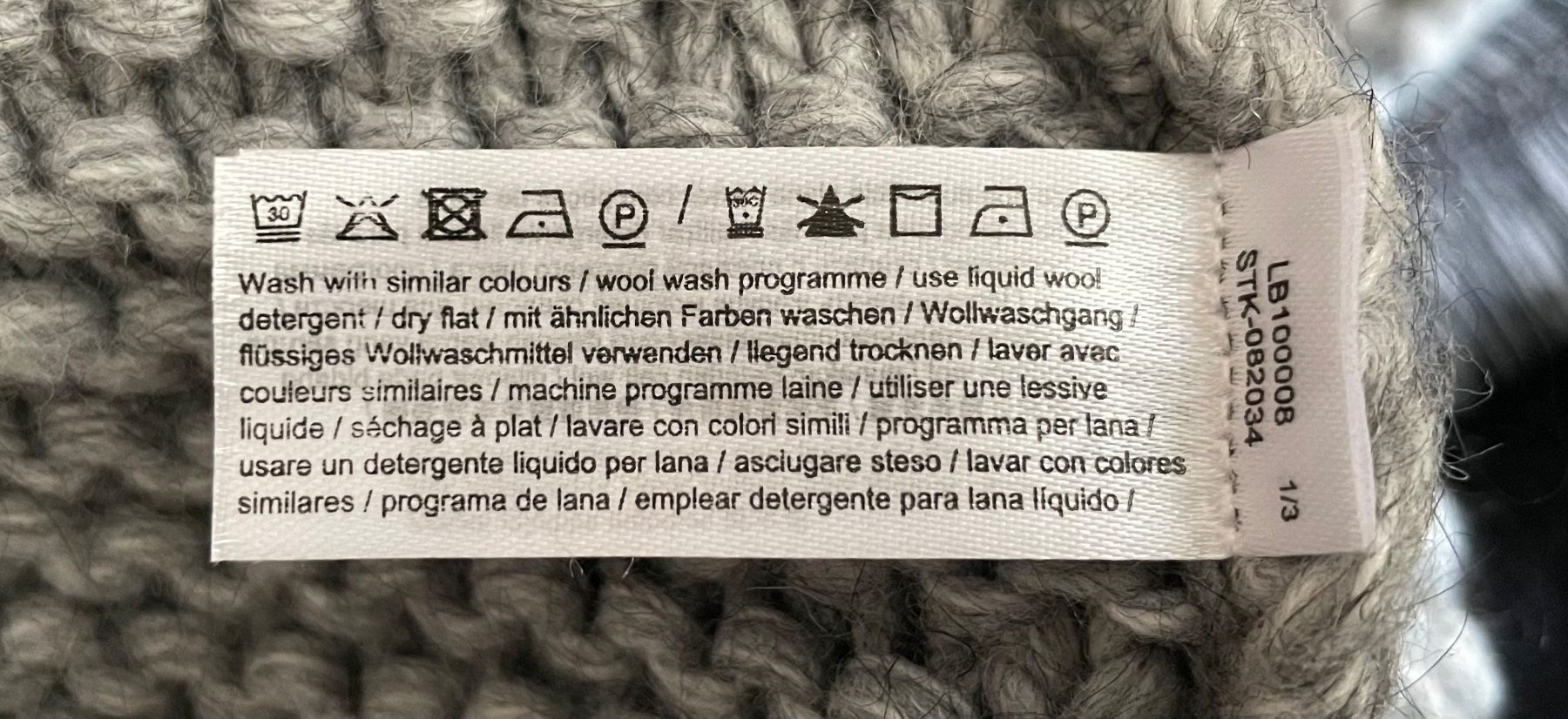 Esprit Autres vêtements femmes: Poncho - Wolle - ESPRIT – Neuf (Voir description) à Ruswil par syb_sns9 1