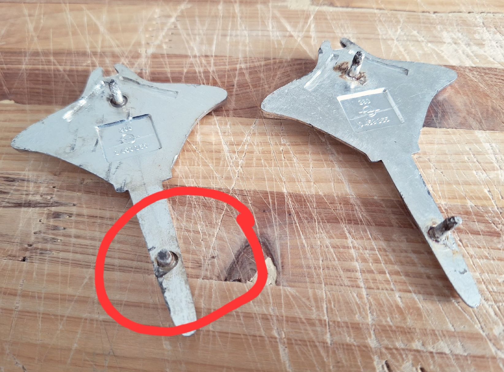 Opel Tutti pezzi di ricambio auto: Opel Manta Rochen Embleme – Usato da Triesen venduto da BLACKSHEEP75 4
