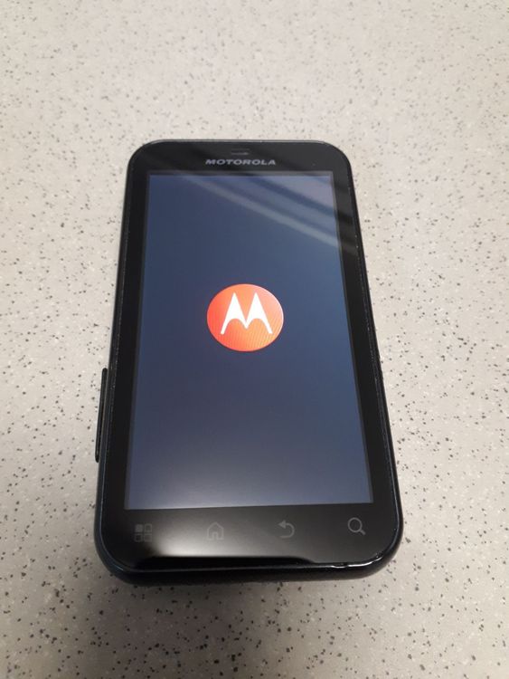 Motorola Defy+ MB526 Smartphone Android 2.1 – 2GB, Nero, Sbloccato, Fotocamera 5MP (Usato)