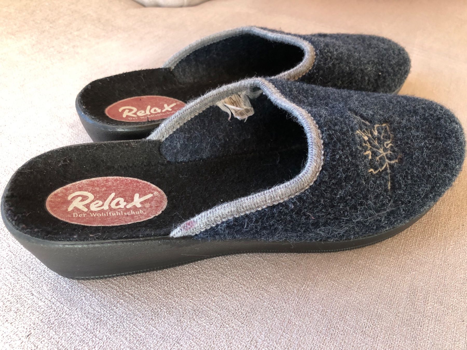 Scarpe da donna: Hausschuhe blau Gr. 41 – Usato da Zäziwil venduto da lolek01 2