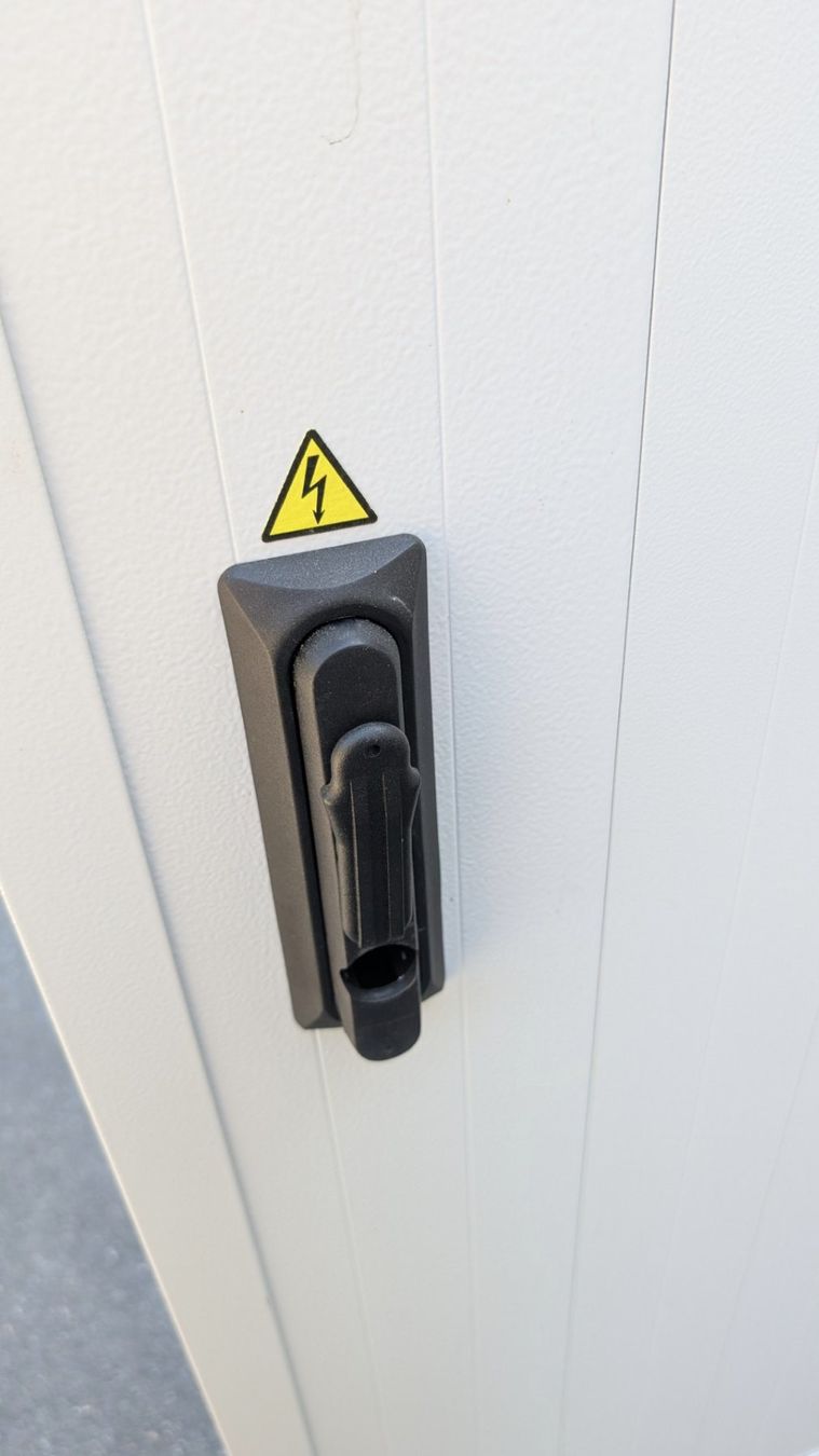 Armadi: Elektro-Verteilkasten / Geräteschrank – Usato da Jegenstorf venduto da JD6130R 5
