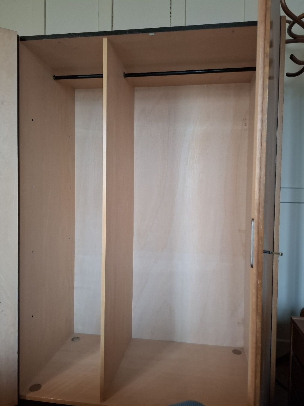 Schränke: Vintage Kleiderschrank – Gebraucht aus Wil SG von die-wohnung 3