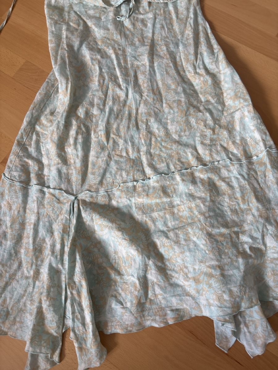 Sisley Vestiti: Kleid Sisley Blumenmuster hellblau Grösse M neuwertig – Usato da Jonen venduto da nomzeif 2