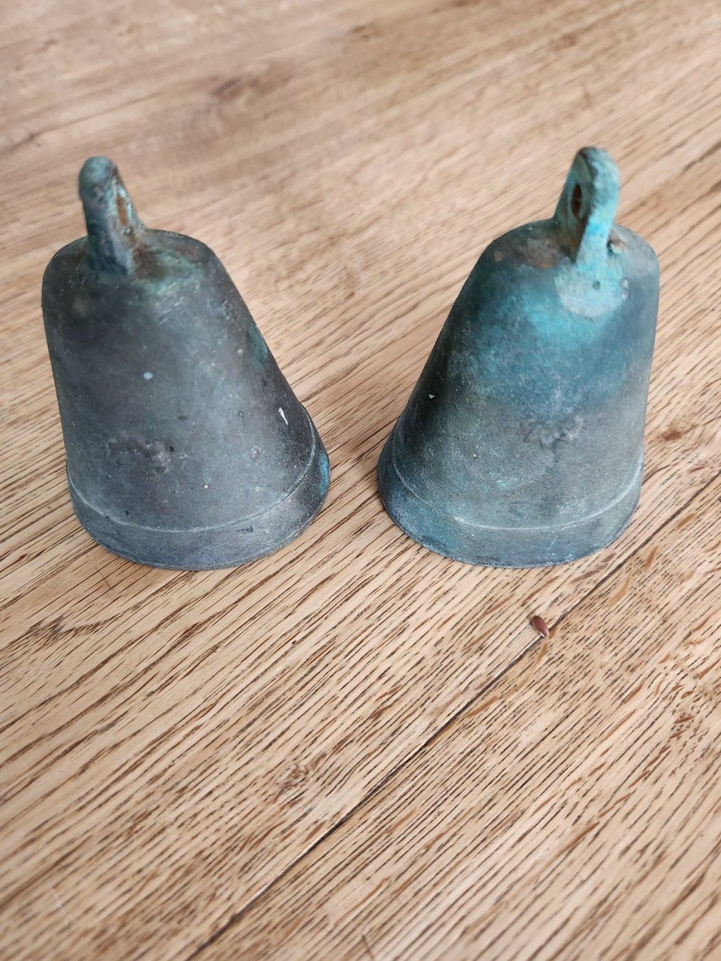 Campanacci mucche: 2 kleine, antike Glocken – Usato da Fanas venduto da Rurero03