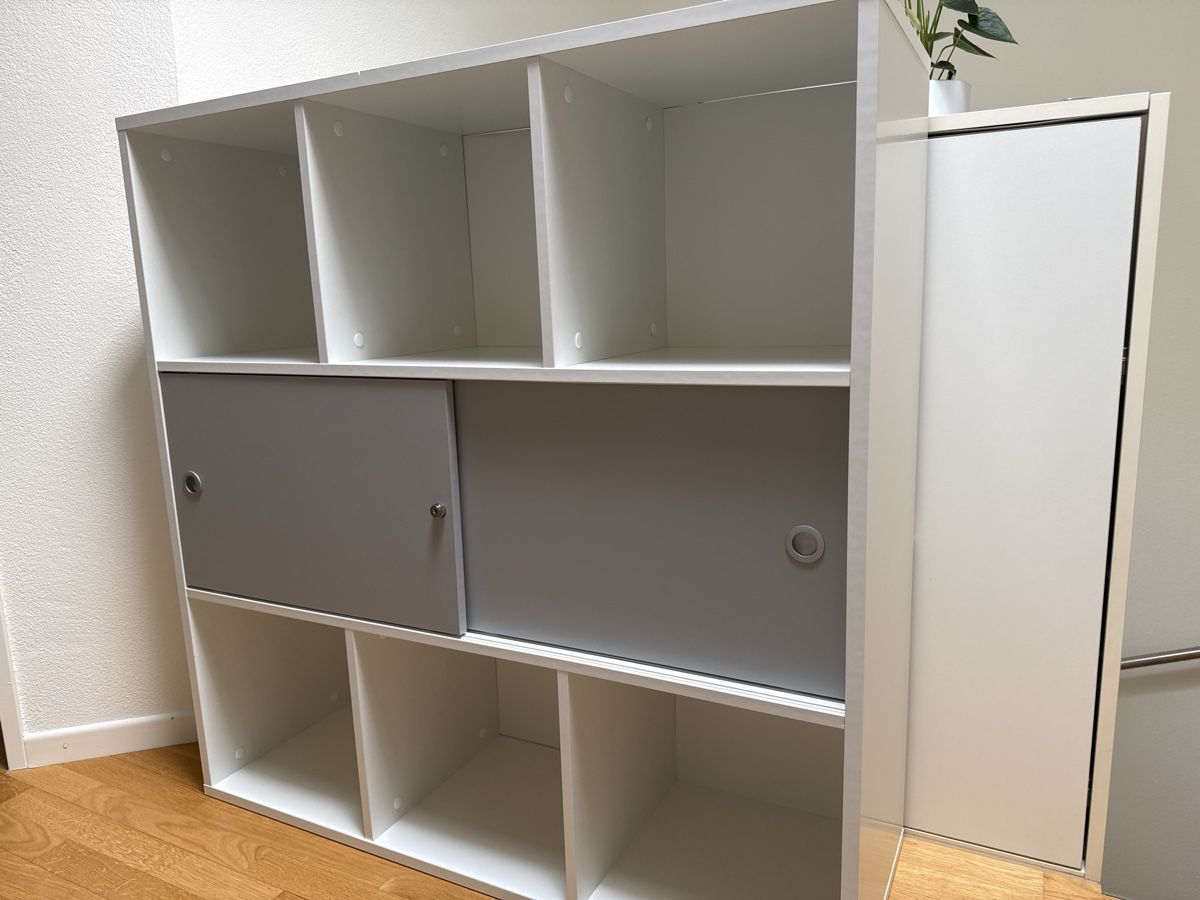 Scaffali: Regal, weiss, mit Türen  – Usato da Rüti ZH venduto da Kiwi02