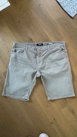 REPLAY Herren Jeansshorts in Beige Gr. 40