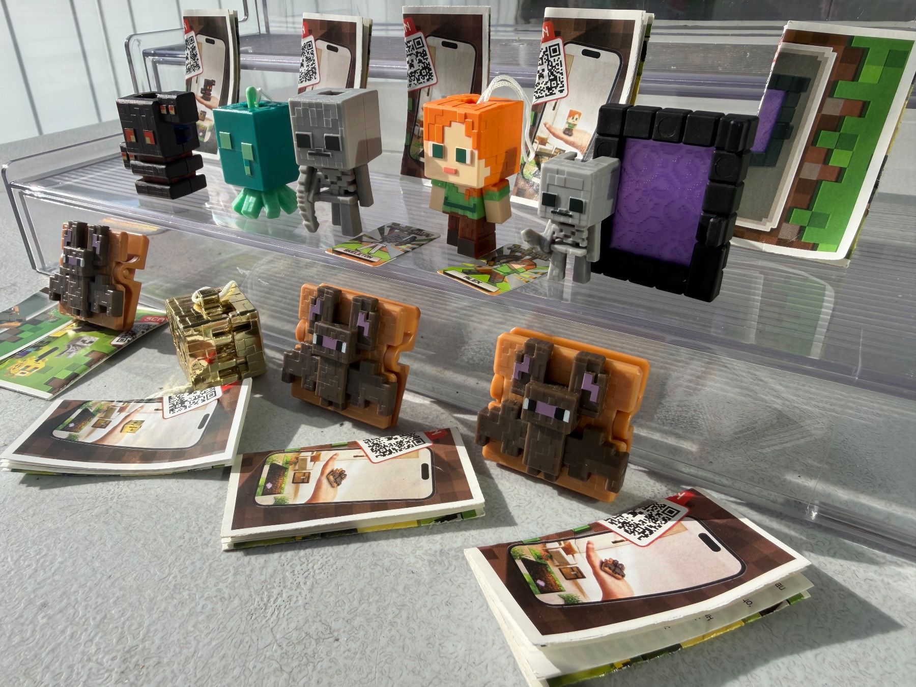 Statuette: Kinder Joy Minecraft – Nuovo e nell'imballaggio originale da Zürich venduto da Emi.18 2