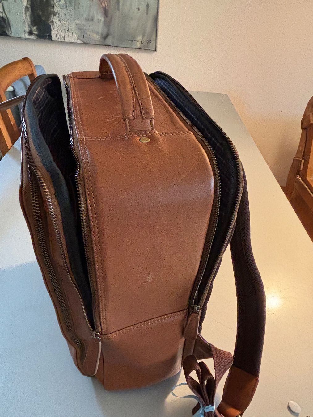 Zaini: Lederrucksack mit hilfreichen  Einteilungen – Usato da Zürich venduto da Ratten03