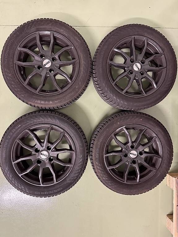 Pneumatici & Ruote complete: Gomme con cerchi per Ford  – Usato da Arosio venduto da VanAdHoc