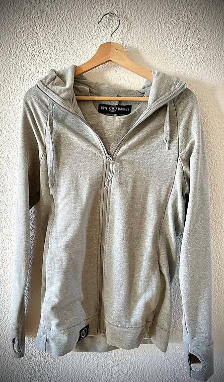 Maglioni & Felpe: Hoodie von Love Radius – Usato da Auvernier venduto da E111 3