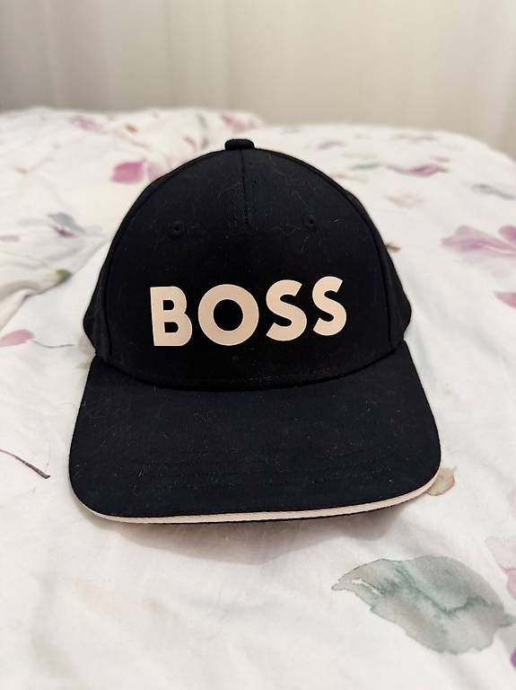 Hüte, Mützen & Caps: Casquette boss – Gebraucht aus Attalens von Fredosss