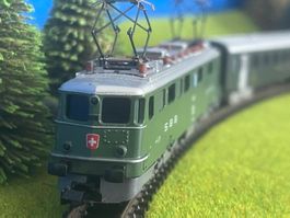 Minitrix Spur N Personenzug SBB; Lok Ae6/6 mit 5 Wagen