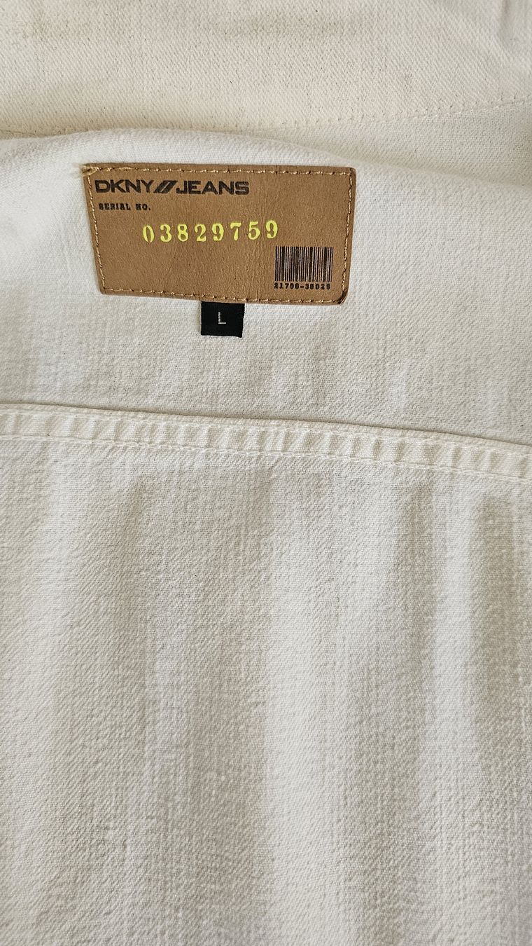 DKNY Giacche: DKNY weisse kurze Jeansjacke – Nuovo (secondo la descrizione) da Olten venduto da Magnum2001 3