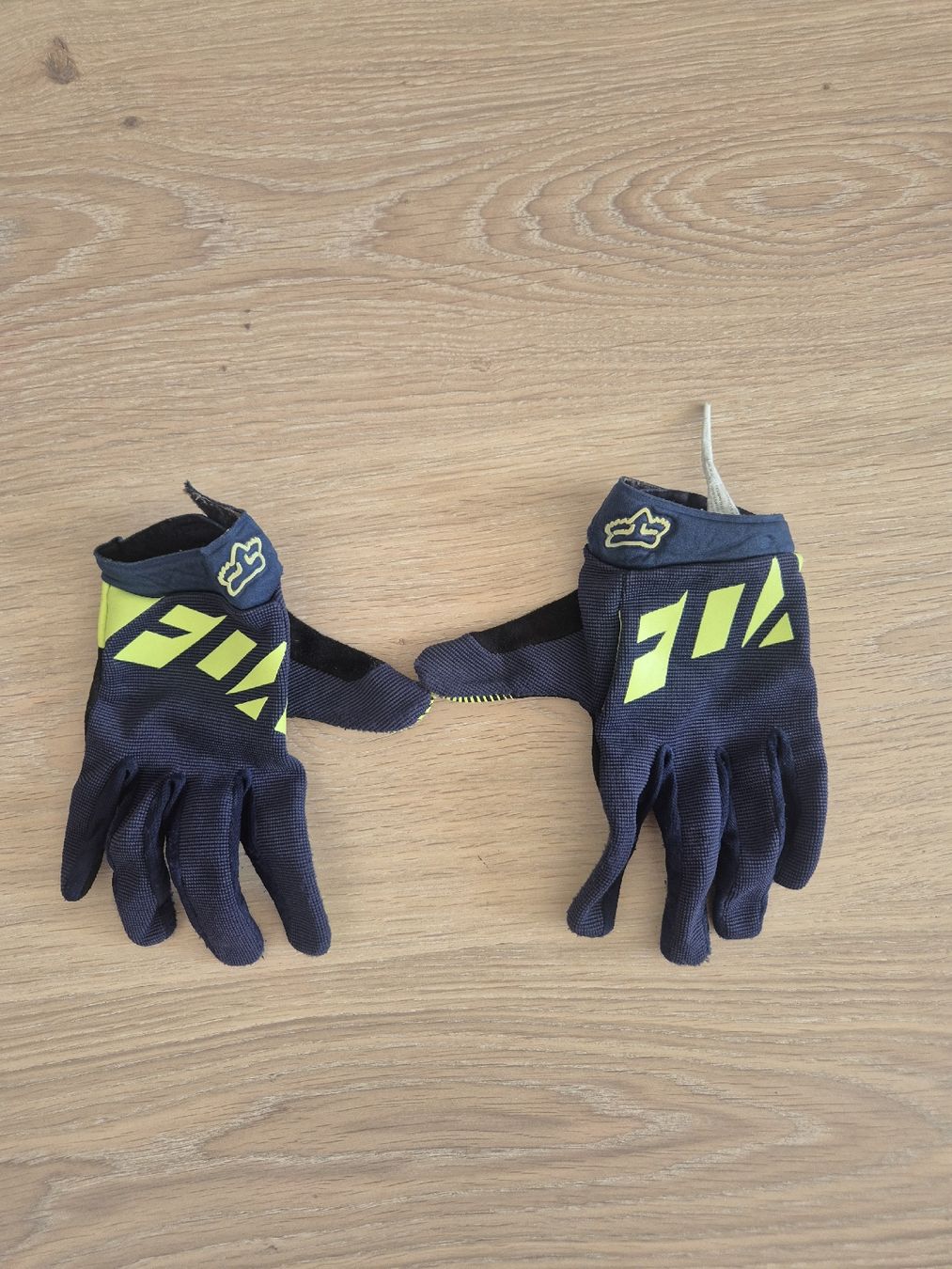 Fox Handschuhe & Handstulpen: MTB-Handschuh – Gebraucht aus Steinhausen von des_zv87