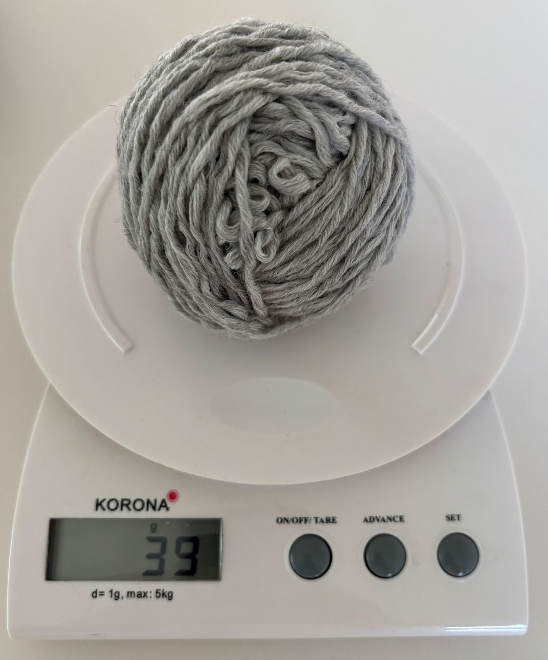 Lang Yarns Wolle: Merino Wolle ZARA PLUS hellgrau - 1'169 g – Gebraucht aus Bottmingen von Merkur_Basel 5