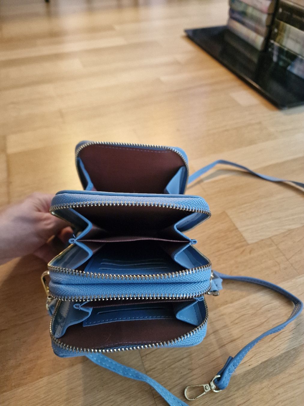 Borse da donna: Kleine Handtasche hellblau – Nuovo (secondo la descrizione) da Bern venduto da Monaluna 1