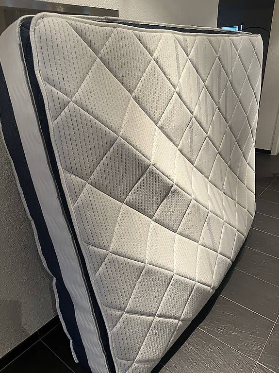 Materassi: Matratze 160x200cm – Usato da Dübendorf venduto da snkrhntr21 1
