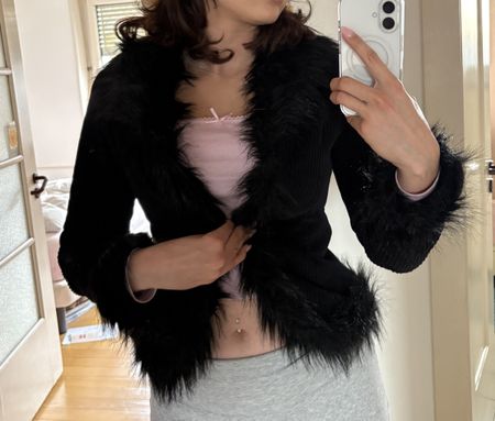 Schwarze Cord-Jacke mit Pelzrand, S Grunge Goth y2k Vintage