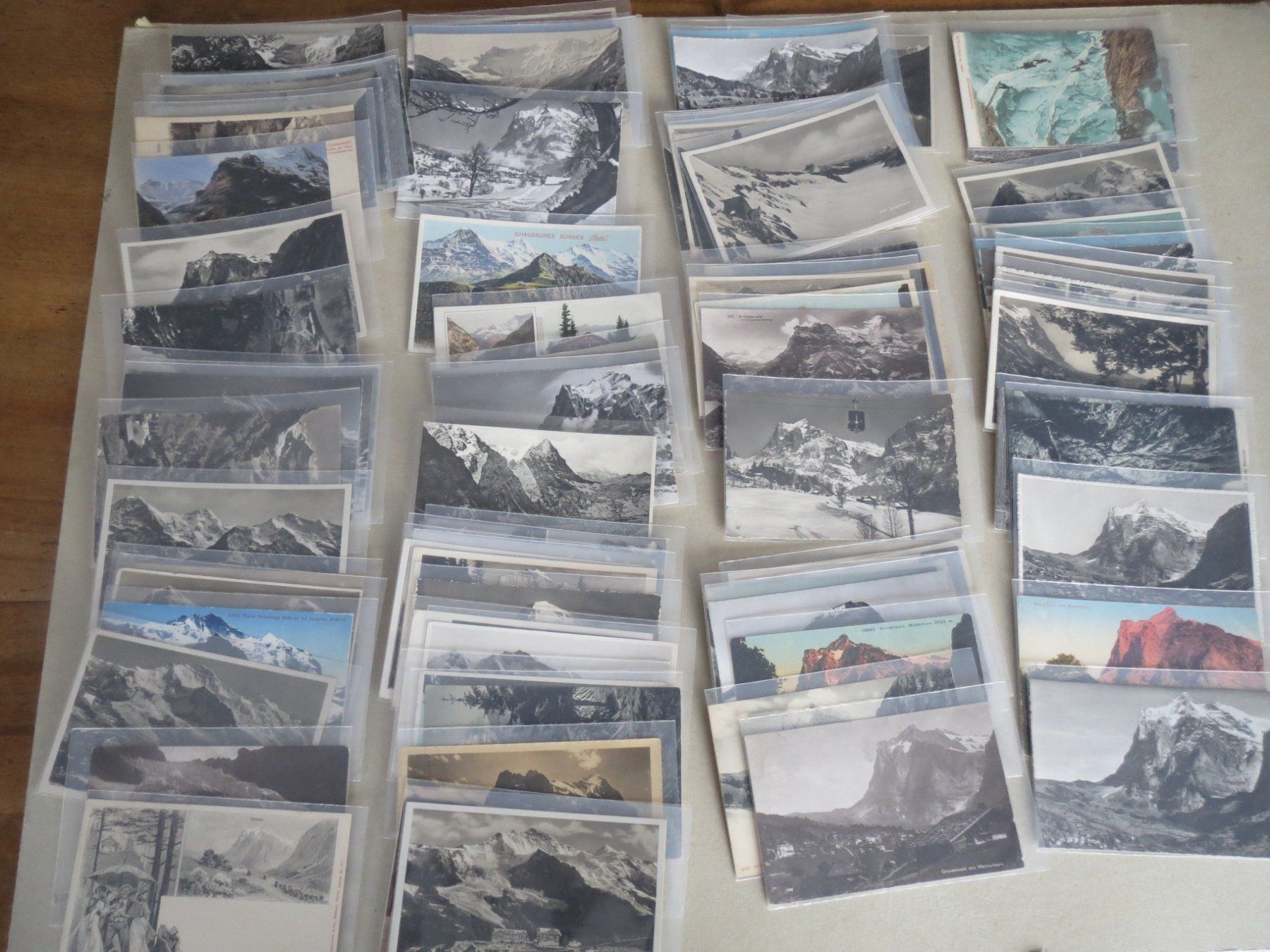 Cartoline postali: Grindelwald und Umg.  300 Ansichtskarten – Usato da Tagelswangen venduto da Miski
