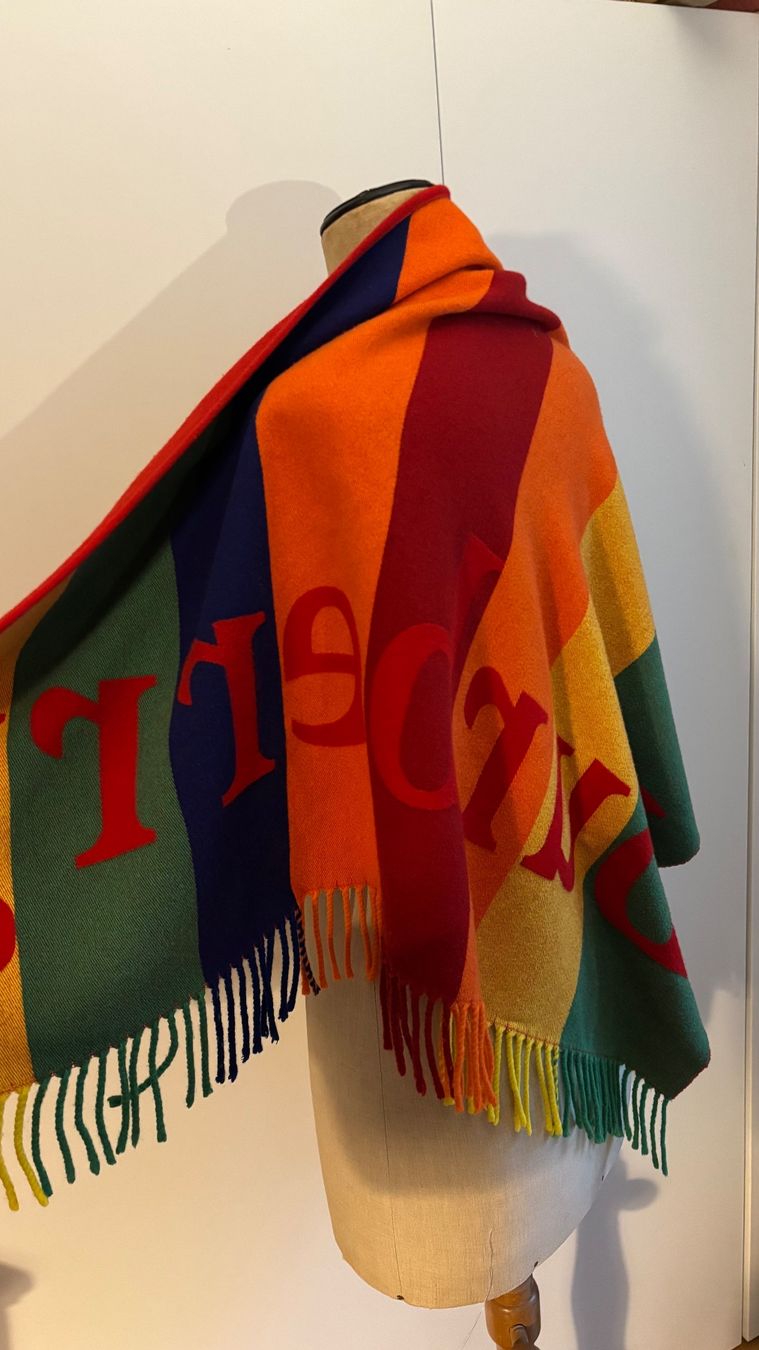 Burberry Altro in  Abbigliamento & Accessori: Burberry Rainbow Poncho Schal – Nuovo (secondo la descrizione) da Luzern venduto da luzern.secondhand 3