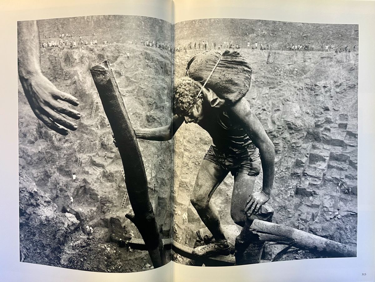 Libri: Sebastiao Salgago Fotobuch Workers signiert – Usato da Gebertingen venduto da Photographica 2