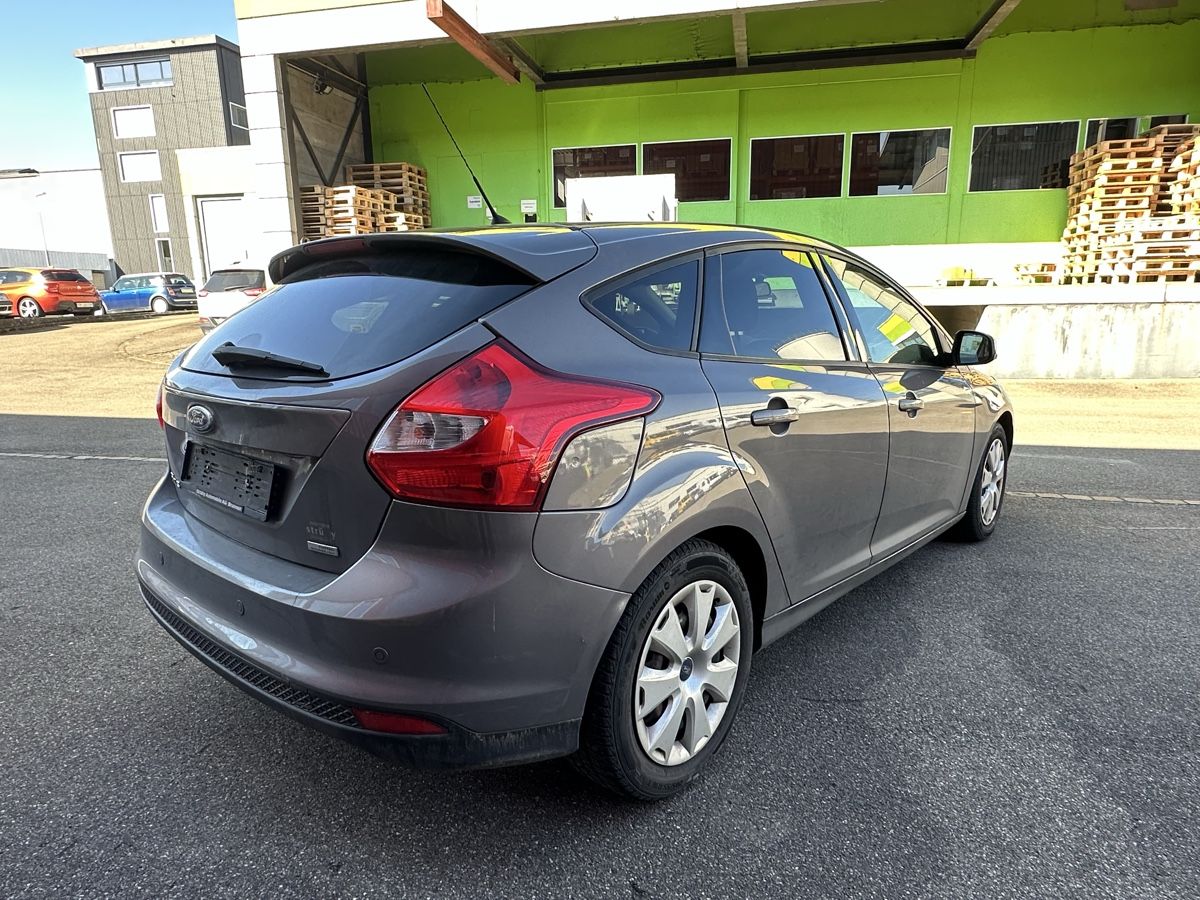 Ford Automobili: Ford Focus – Usato da Oetwil am See venduto da CarParts 3
