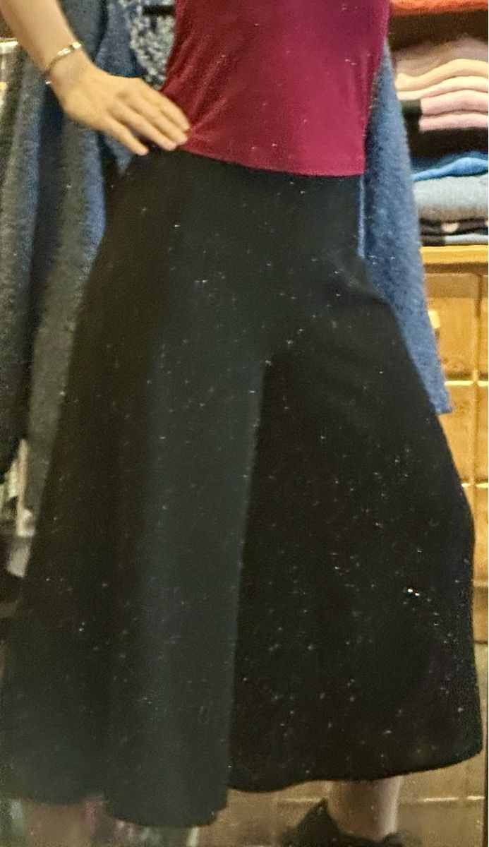 Pantaloni: Culotte Hose schwarz Gr. S – Usato da Liestal venduto da ell_6xc7 5